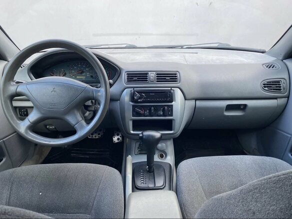 2002 Mitsubishi Galant VIII Рестайлинг, серый, 250000 рублей - вид 5