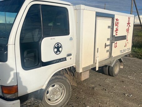 1996 Nissan Atlas, белый, 900000 рублей, вид 3