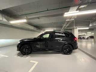 2021 BMW X5 M Competition III (F95), чёрный, 12000000 рублей, вид 5