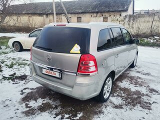 2010 Opel Zafira B Рестайлинг, бежевый, 900000 рублей, вид 4