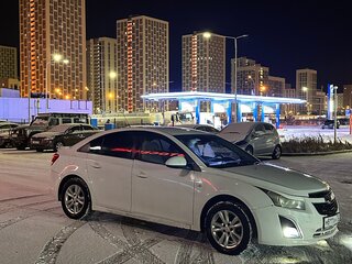 2013 Chevrolet Cruze I Рестайлинг, белый, 560000 рублей, вид 4