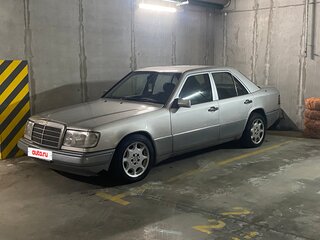1991 Mercedes-Benz W124 230, серебристый, 400000 рублей, вид 3