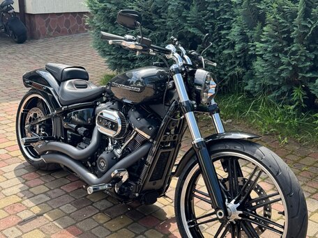 2017 Harley-Davidson Breakout, чёрный, 2490000 рублей, вид 2