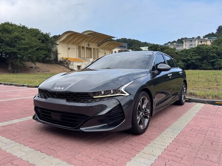 2022 Kia K5 III, чёрный, 2120000 рублей, вид 2
