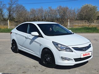 2015 Hyundai Solaris I Рестайлинг, белый, 1100000 рублей, вид 1