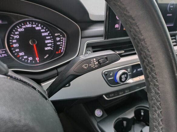 2020 Audi A4 35 TFSI V (B9) Рестайлинг, белый, 2650000 рублей - вид 18