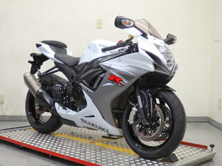 2017 Suzuki GSX-R 600, серебристый, 899000 рублей, вид 1