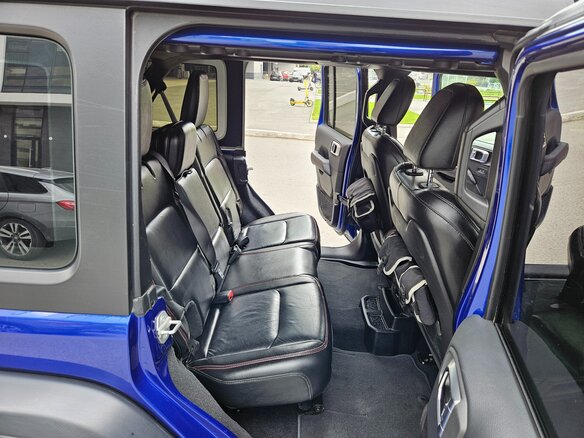 2018 Jeep Wrangler IV (JL), синий, 3499000 рублей - вид 16