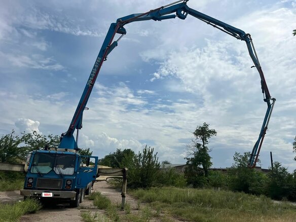 2004 Mack Автобетононасос, синий, 9900000 рублей - вид 26