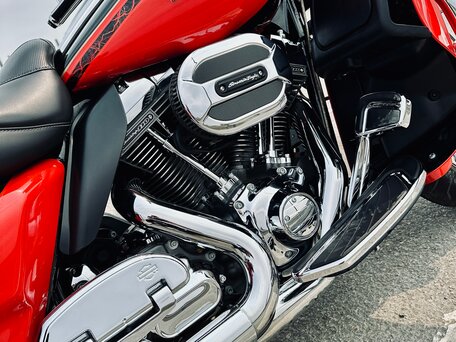 2016 Harley-Davidson CVO, красный, 1900000 рублей, вид 5