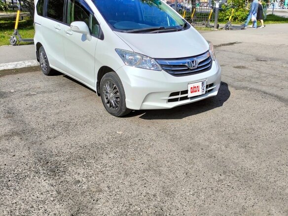 2014 Honda Freed I Рестайлинг 2, белый, 1350000 рублей - вид 7