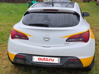 2014 Opel Astra GTC J Рестайлинг, белый, 900000 рублей, вид 3
