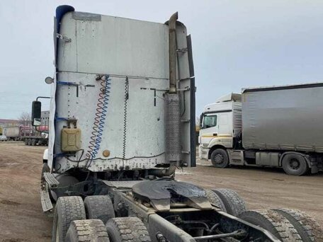 1998 Freightliner Century Class, белый, 1000000 рублей, вид 2
