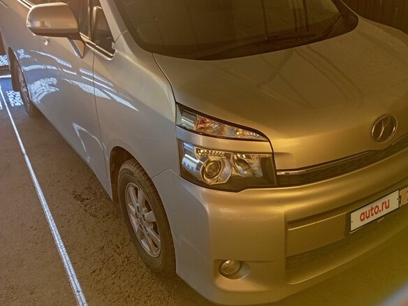 2013 Toyota Voxy II (R70) Рестайлинг, серый, 1750000 рублей - вид 3