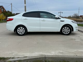 2012 Kia Rio 5-speed III, белый, 820000 рублей, вид 4