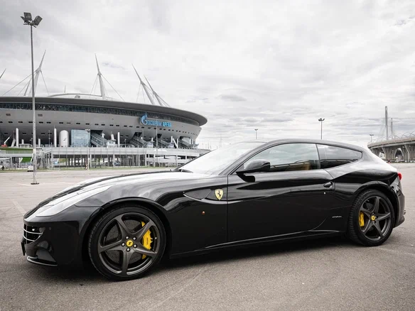 2011 Ferrari FF, чёрный
