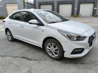 2019 Hyundai Solaris II, белый, 1100000 рублей, вид 2