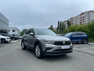 2021 Volkswagen Tiguan II Рестайлинг, серебристый, 2990000 рублей, вид 4