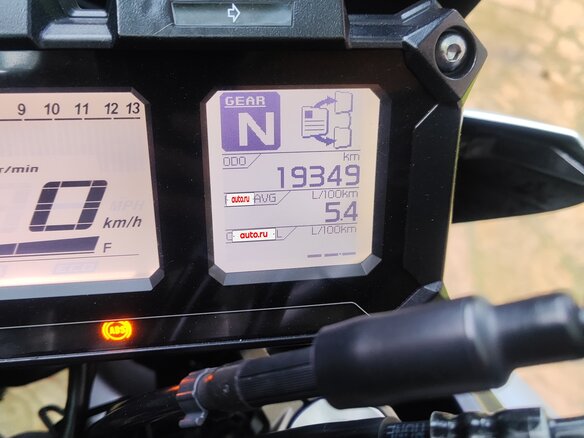 2015 Yamaha MT-09 Tracer (FJ-09), серебристый, 850000 рублей - вид 10