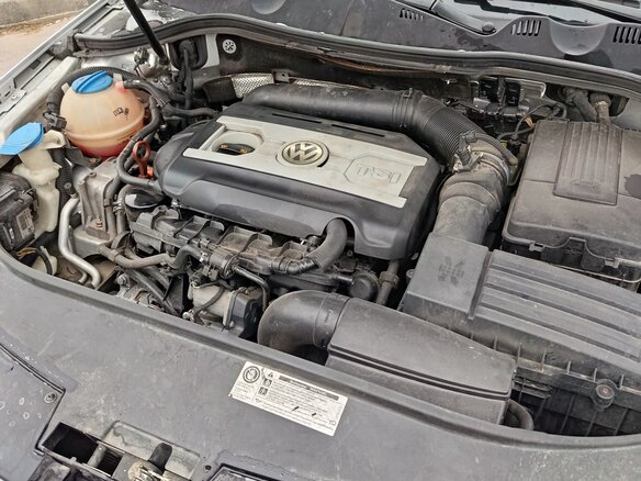 2010 Volkswagen Passat B6, серебристый, 1300000 рублей - вид 9