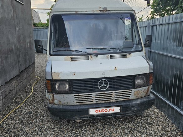 1983 Mercedes-Benz MB 100, белый, 300000 рублей - вид 1