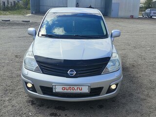 2010 Nissan Tiida I Рестайлинг, серебристый, 900000 рублей, вид 1
