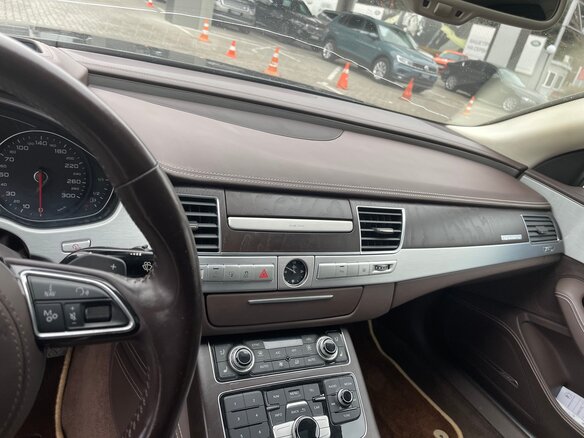 2016 Audi A8 Long III (D4) Рестайлинг, чёрный, 3300000 рублей - вид 32