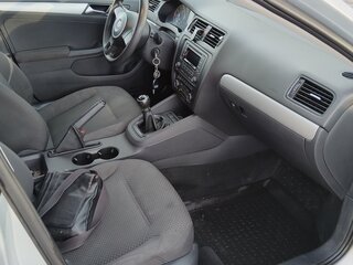 2011 Volkswagen Jetta VI, серебристый, 580000 рублей, вид 3