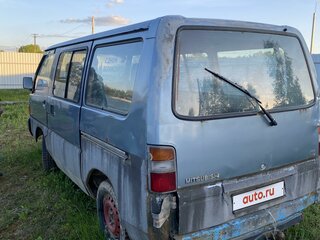 1988 Mitsubishi Delica III, голубой, 100000 рублей, вид 3