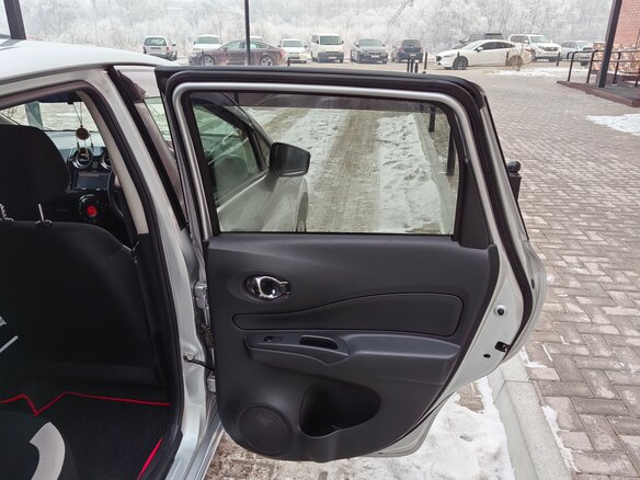 2018 Nissan Note e-Power II Рестайлинг, серый, 1290000 рублей - вид 11
