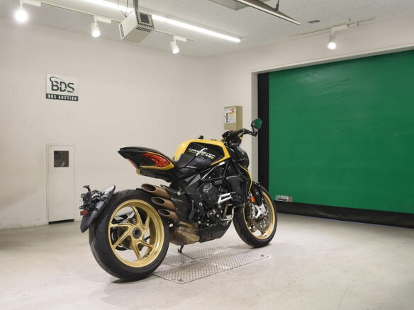 2018 MV Agusta Brutale 800, чёрный, 800000 рублей - вид 4