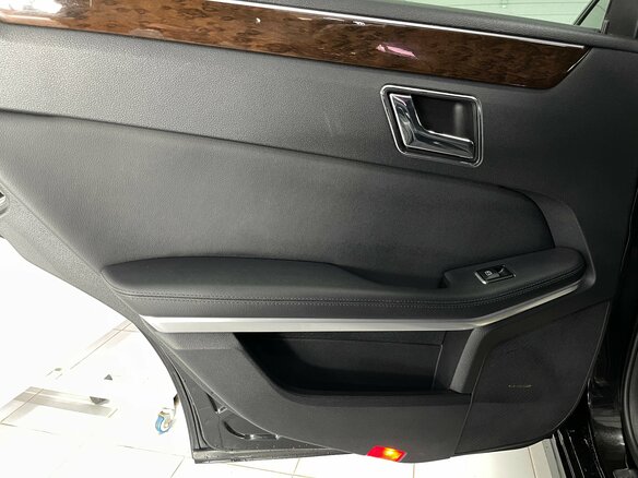2010 Mercedes-Benz E-Класс 200 5G-Tronic IV (W212, S212, C207), чёрный - вид 20