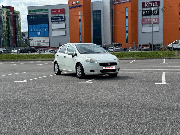 2010 Fiat Punto III Grande Punto, белый, 390000 рублей - вид 2