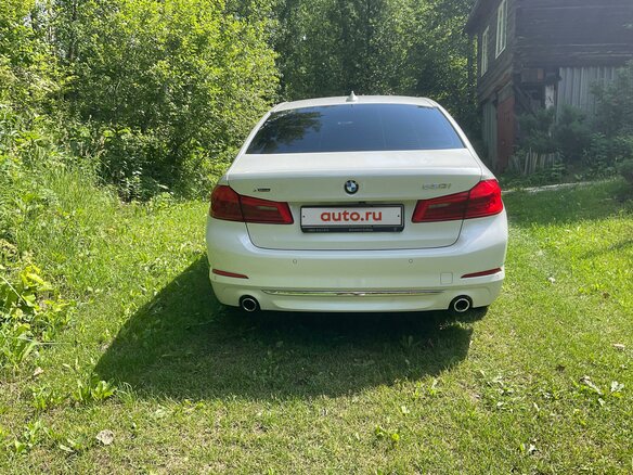 2018 BMW 5 серии 530i xDrive VII (G30/G31/G38), белый, 4490000 рублей - вид 4