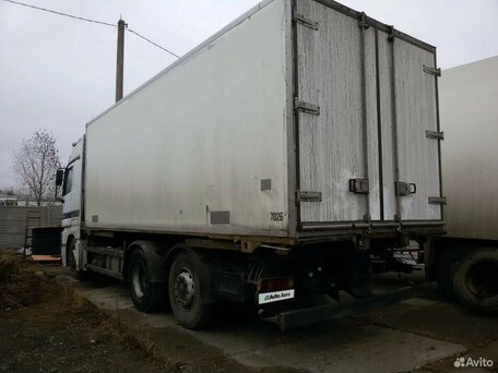 2001 Mercedes-Benz Actros, белый, 2800000 рублей, вид 3