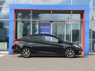 2015 Hyundai Solaris I Рестайлинг, чёрный, 825000 рублей, вид 4