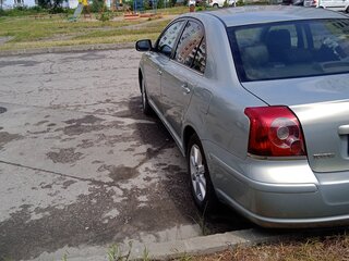2008 Toyota Avensis II Рестайлинг, серебристый, 900000 рублей, вид 4