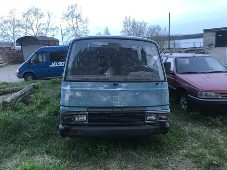 1986 Nissan Urvan, голубой, 85000 рублей, вид 3
