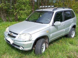 2009 Chevrolet Niva I Рестайлинг, серебристый, 400000 рублей, вид 2