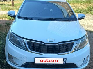 2013 Kia Rio 4-speed III, белый, 900000 рублей, вид 1