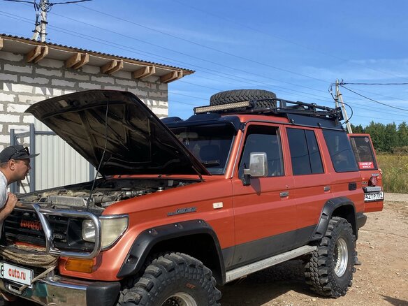 1990 Toyota Land Cruiser Prado 70 Series, оранжевый - вид 4