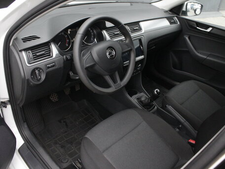 2020 Skoda Rapid I Рестайлинг, белый, 1450000 рублей, вид 5