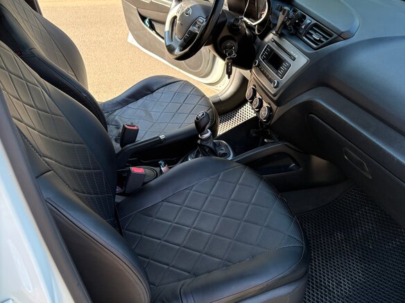 2015 Kia Rio III Рестайлинг, белый - вид 11