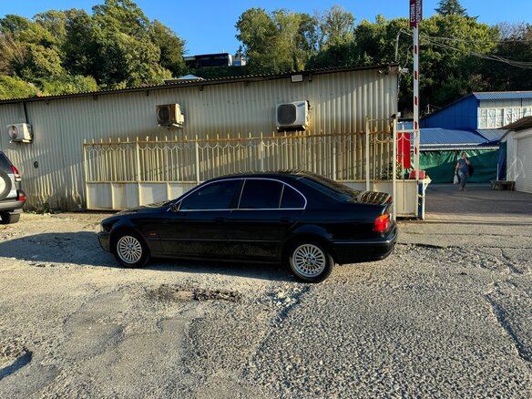 1997 BMW 5 серии 523i IV (E39), чёрный, 525000 рублей - вид 2