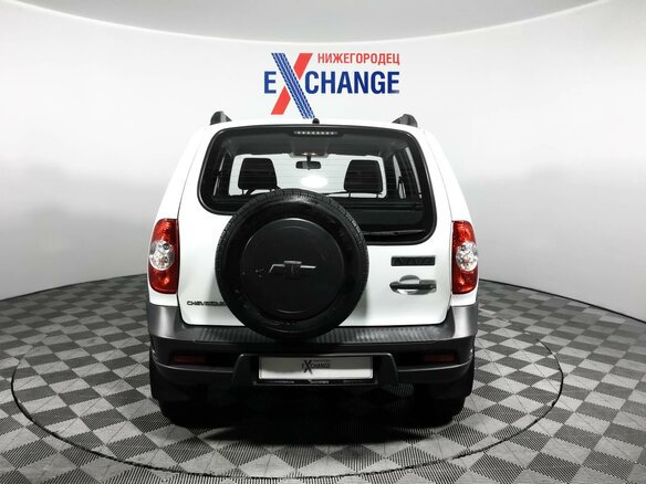 2015 Chevrolet Niva I Рестайлинг, белый - вид 5