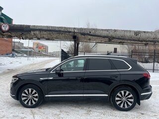 2019 Volkswagen Touareg III, чёрный, 5200000 рублей, вид 5