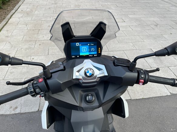 2020 BMW C 400 X, белый, 410000 рублей - вид 10