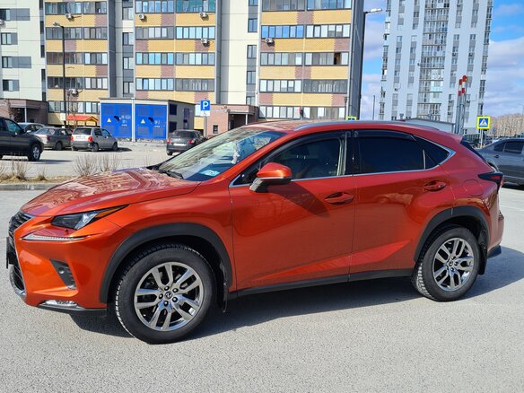 2021 Lexus NX 300 I Рестайлинг, оранжевый, 4850000 рублей - вид 10