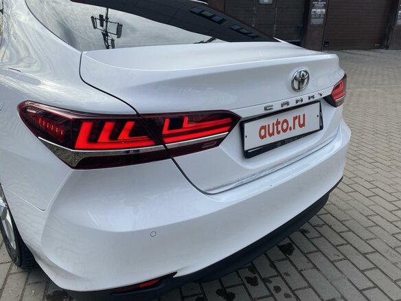 2018 Toyota Camry VIII (XV70), белый, 2250000 рублей - вид 5