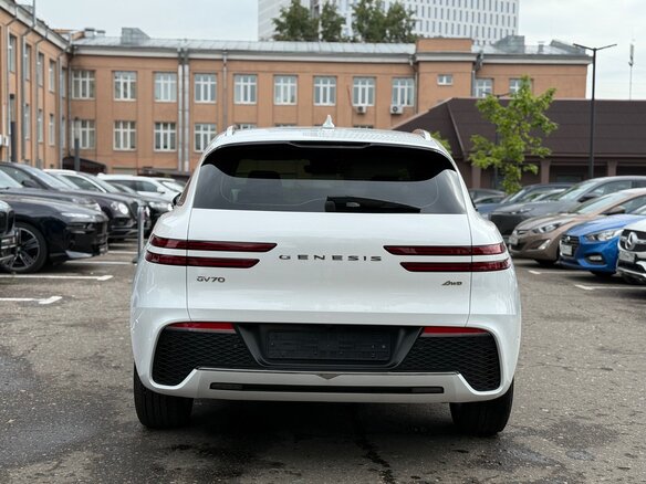 2023 Genesis GV70 I, белый, 6933000 рублей - вид 5